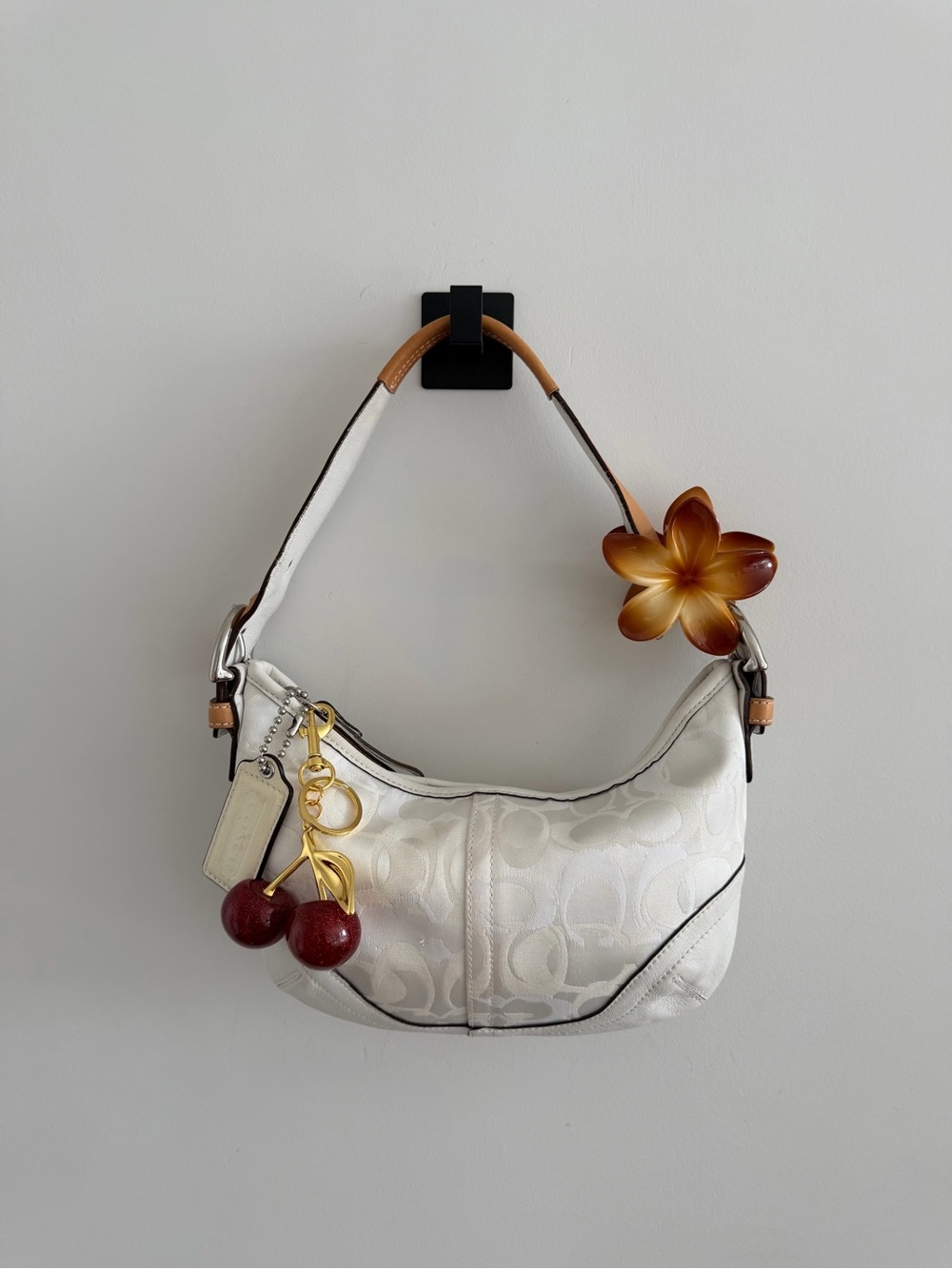 Vintage  Coach White Canvas  Soho Hobo Shoulder  Bag (small)